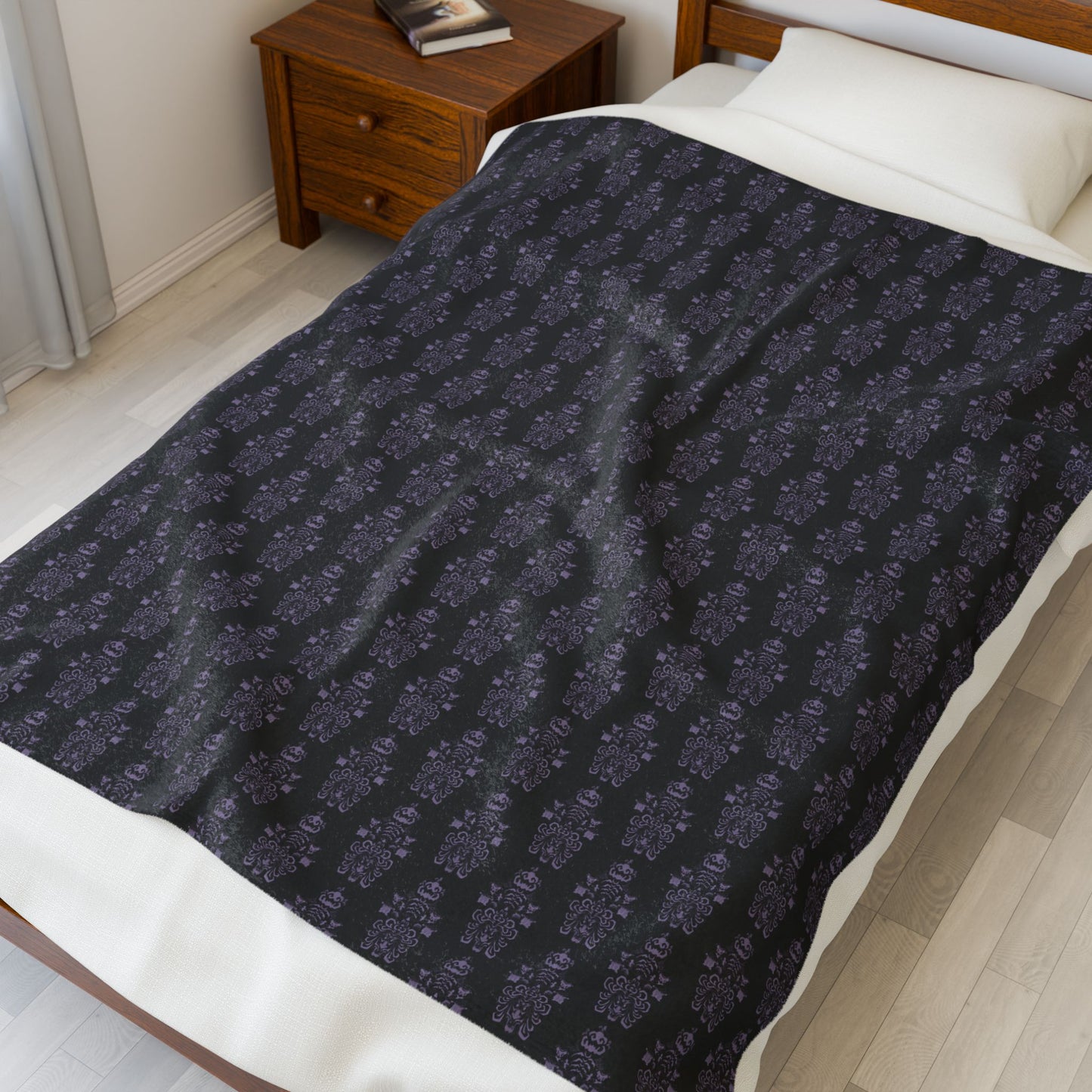 BORAH!'s Haunted Mansion Blanket (Black/Purple)